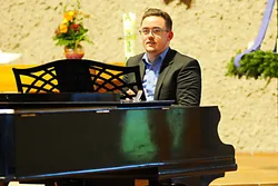 Quelle: Karl-Wilhelm Frommeyer - eingebettet von www.evangelische-kirche-waldshut.de Bezirkskantor Noah Roloff